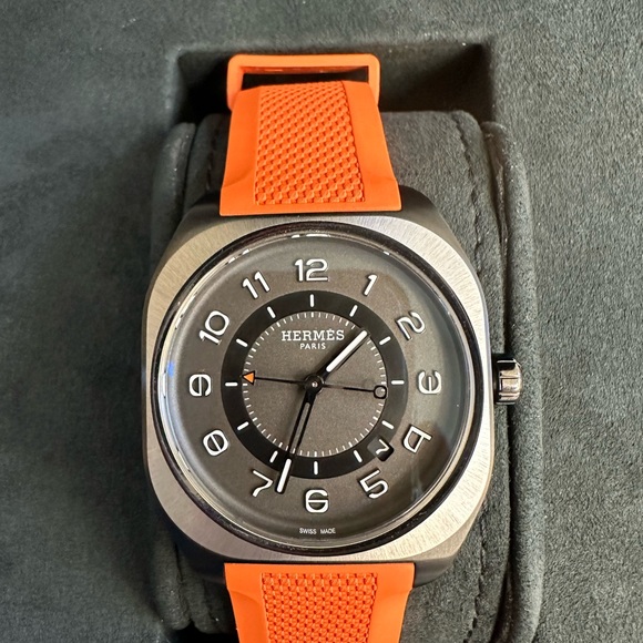 NEW HERMÈS H08 Titanium Automatic Men's watch W049430WW00, 42 mm w/ Receip $5500 - Picture 4 of 16